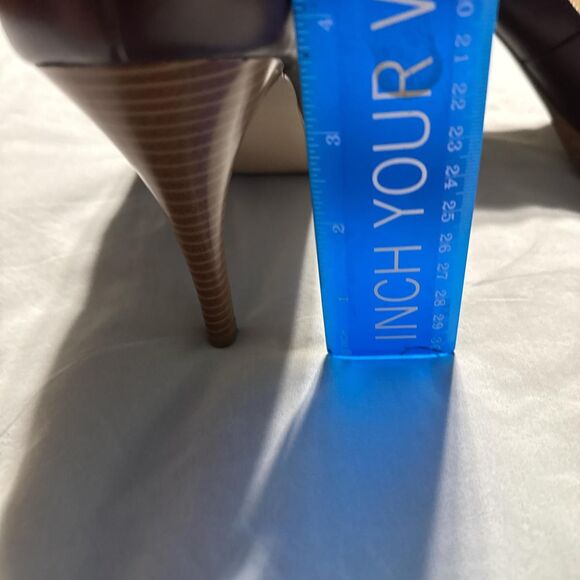 Mossimo Women's Size 9 Burgundy high heels shoes New 2000's Y2k footwear - Picture 3 of 8